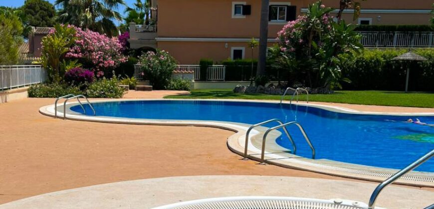 TRAUMHAFTE WOHNUNG IM ERDGESCHOSS IN CALAS DE MALLORCA 290.000€