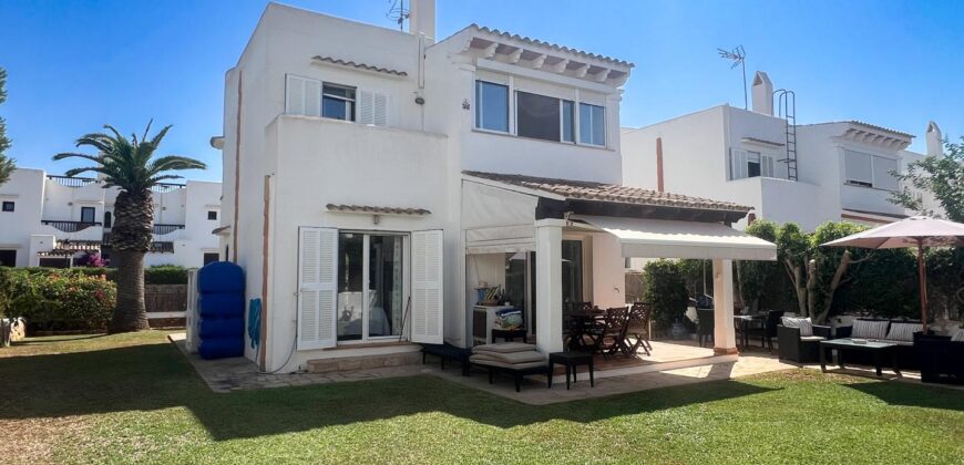 EINFAMILIENHAUS IN DER NÄHE DES STRANDES VON CALA EGOS 725.000€