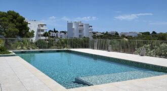 APARTMENTO CON VISTAS A SANT SALVADOR EN CALA D’OR 389.900€.