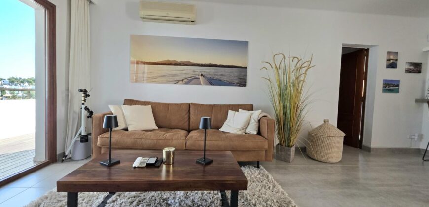 CHARMING PENTHOUSE WITH STUNNING VIEWS OF THE MARINA CALA D´OR