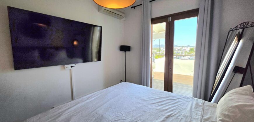 CHARMING PENTHOUSE WITH STUNNING VIEWS OF THE MARINA CALA D´OR