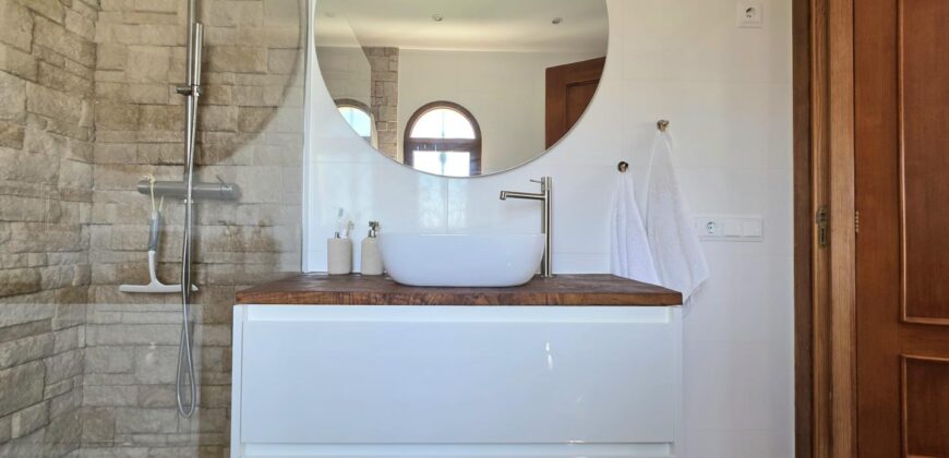 CHARMING PENTHOUSE WITH STUNNING VIEWS OF THE MARINA CALA D´OR