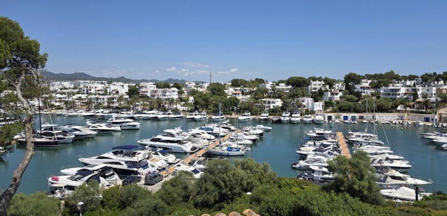 CHARMING PENTHOUSE WITH STUNNING VIEWS OF THE MARINA CALA D´OR