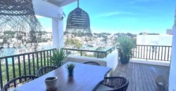 CHARMANTES LUXURIÖSES APARTMENT MIT UNVERGLEICHBAREN BLICK AUF DEN HAFEN VON CALA D’OR 979.000€