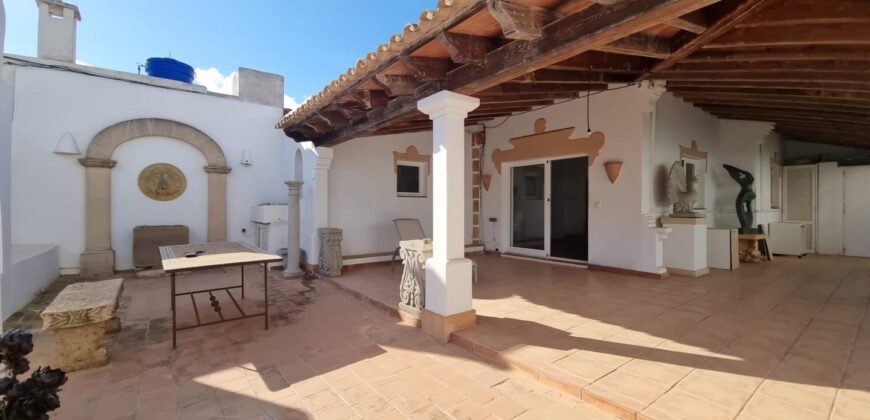 PENTHAUS APARTARMENT IM IBIZENKISCHEN STIL IM ZENTRUM VON CALA D’OR 250.000€