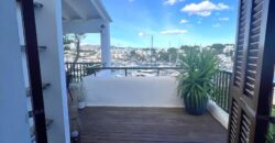 CHARMANTES LUXURIÖSES APARTMENT MIT UNVERGLEICHBAREN BLICK AUF DEN HAFEN VON CALA D’OR 979.000€