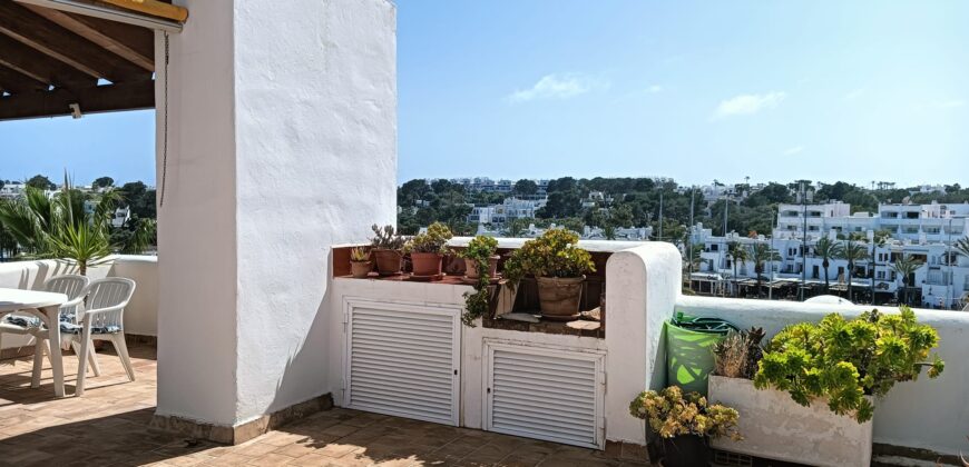 IMPRESIONANTE ÁTICO EN VENTA EN LA MARINA DE CALA D’OR