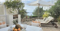 DUPLEX DE ESTILO IBICENCO CON VISTA AL MAR, EN CALA FERRERA