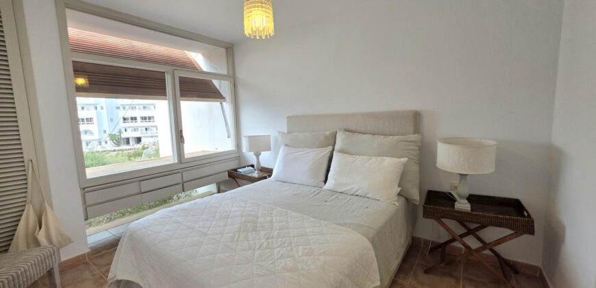 DUPLEX DE ESTILO IBICENCO CON VISTA AL MAR, EN CALA FERRERA