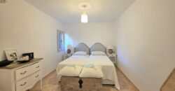 DUPLEX DE ESTILO IBICENCO CON VISTA AL MAR, EN CALA FERRERA