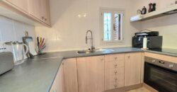 DUPLEX DE ESTILO IBICENCO CON VISTA AL MAR, EN CALA FERRERA
