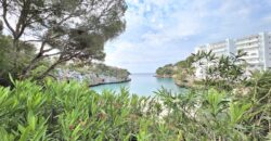DUPLEX DE ESTILO IBICENCO CON VISTA AL MAR, EN CALA FERRERA