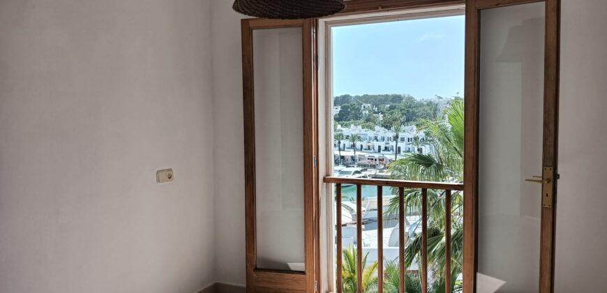 IMPRESIONANTE ÁTICO EN VENTA EN LA MARINA DE CALA D’OR