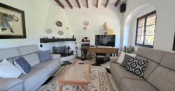 CASA DE CAMPO CON MUCHO CARÁCTER Y LICENCIA TURÍSTICA, ENTRE CALA D´OR Y CALONGE