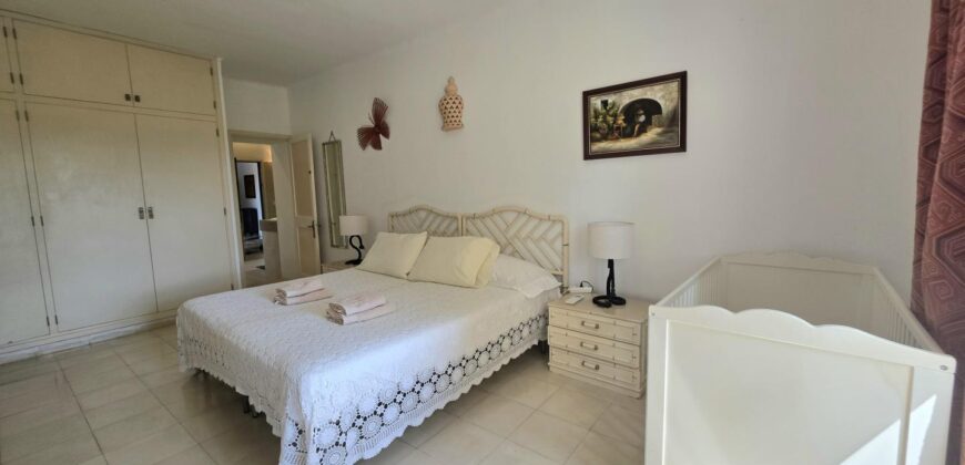 CASA DE CAMPO CON MUCHO CARÁCTER Y LICENCIA TURÍSTICA, ENTRE CALA D´OR Y CALONGE