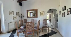 CASA DE CAMPO CON MUCHO CARÁCTER Y LICENCIA TURÍSTICA, ENTRE CALA D´OR Y CALONGE