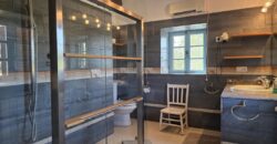 CASA DE CAMPO CON MUCHO CARÁCTER Y LICENCIA TURÍSTICA, ENTRE CALA D´OR Y CALONGE