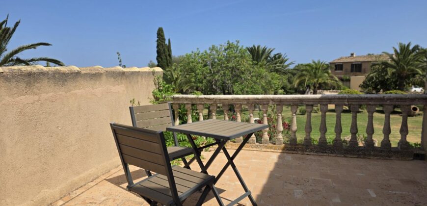 CASA DE CAMPO CON MUCHO CARÁCTER Y LICENCIA TURÍSTICA, ENTRE CALA D´OR Y CALONGE