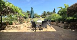 CASA DE CAMPO CON MUCHO CARÁCTER Y LICENCIA TURÍSTICA, ENTRE CALA D´OR Y CALONGE