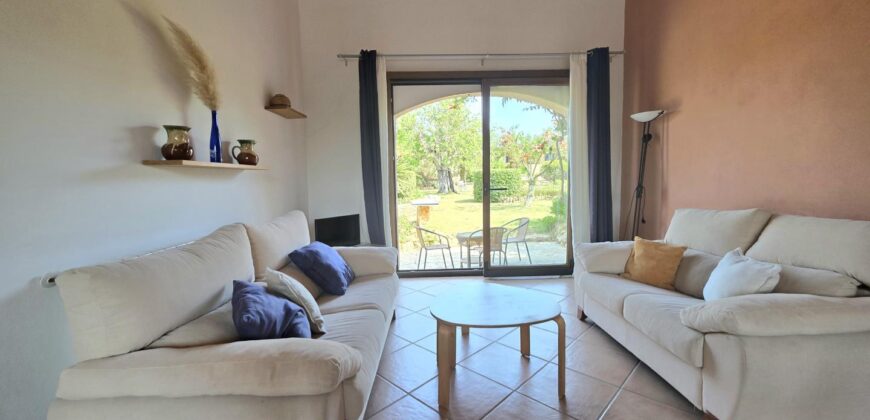 CASA DE CAMPO CON MUCHO CARÁCTER Y LICENCIA TURÍSTICA, ENTRE CALA D´OR Y CALONGE