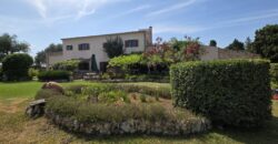 CASA DE CAMPO CON MUCHO CARÁCTER Y LICENCIA TURÍSTICA, ENTRE CALA D´OR Y CALONGE