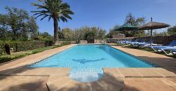 CASA DE CAMPO CON MUCHO CARÁCTER Y LICENCIA TURÍSTICA, ENTRE CALA D´OR Y CALONGE