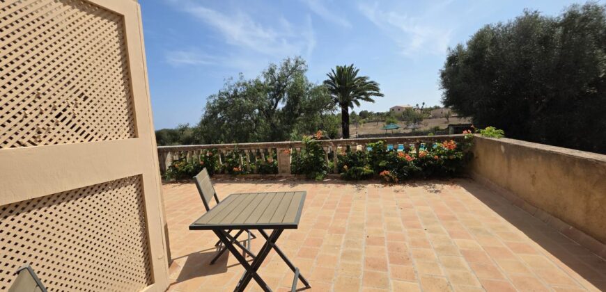 CASA DE CAMPO CON MUCHO CARÁCTER Y LICENCIA TURÍSTICA, ENTRE CALA D´OR Y CALONGE