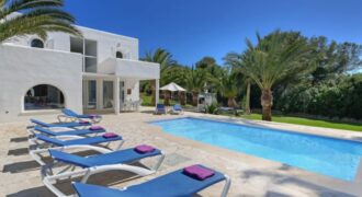 MAGNIFICENT VILLA WITH TOURIST LICENSE FOR SALE, CALA EGOS