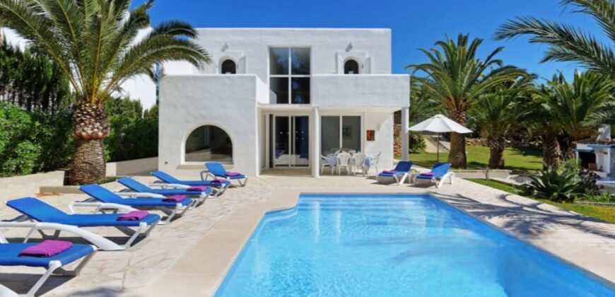 MAGNIFICENT VILLA WITH TOURIST LICENSE FOR SALE, CALA EGOS