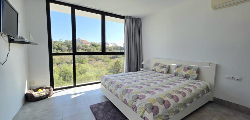 MODERNA CASA ADOSADA EN PORTOCOLOM 719.800 €