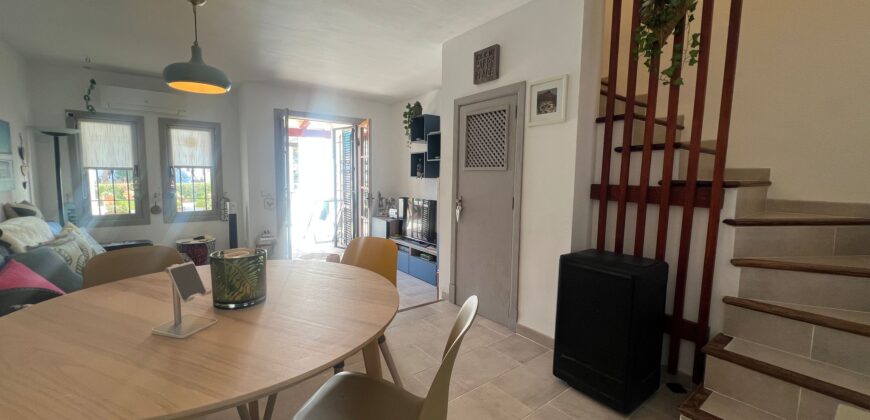 FANTÁSTICO APARTAMENTO DÚPLEX EN EXCLUSIVO COMPLEJO, EN VENTA