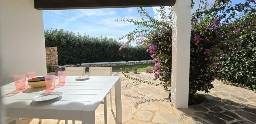 STUNNING IBICENCAN VILLA 2ND LINE TO THE SEA 699.500€