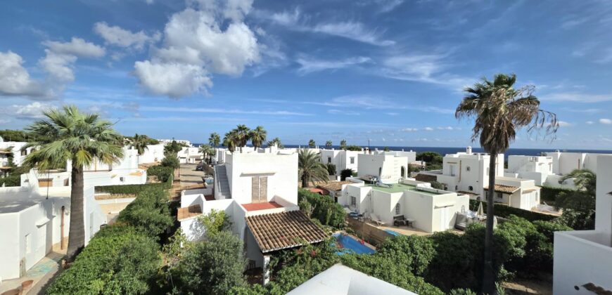STUNNING IBICENCAN VILLA 2ND LINE TO THE SEA 699.500€