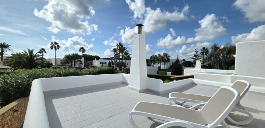 STUNNING IBICENCAN VILLA 2ND LINE TO THE SEA 699.500€