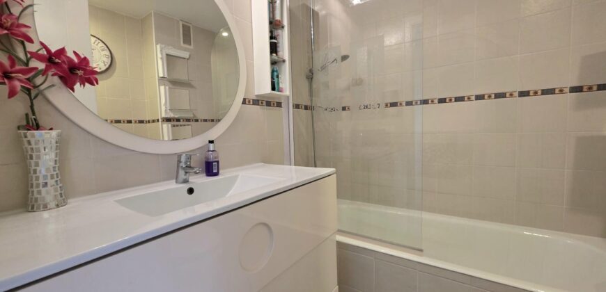 MODERNO PISO EN PRIMERA PLANTA, CALA D´OR 334.500 €