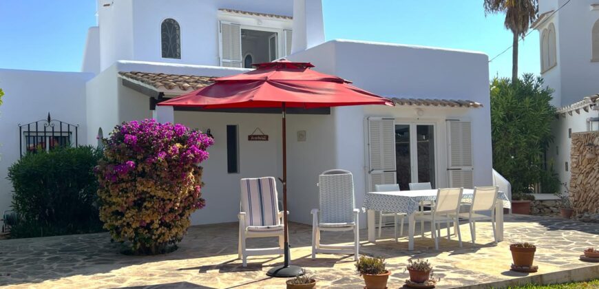 WUNDERSCHÖNE VILLA IM IBIZA STIL 2.MEERESLINIE 699.500€