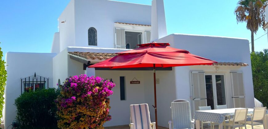 STUNNING IBICENCAN VILLA 2ND LINE TO THE SEA 699.500€
