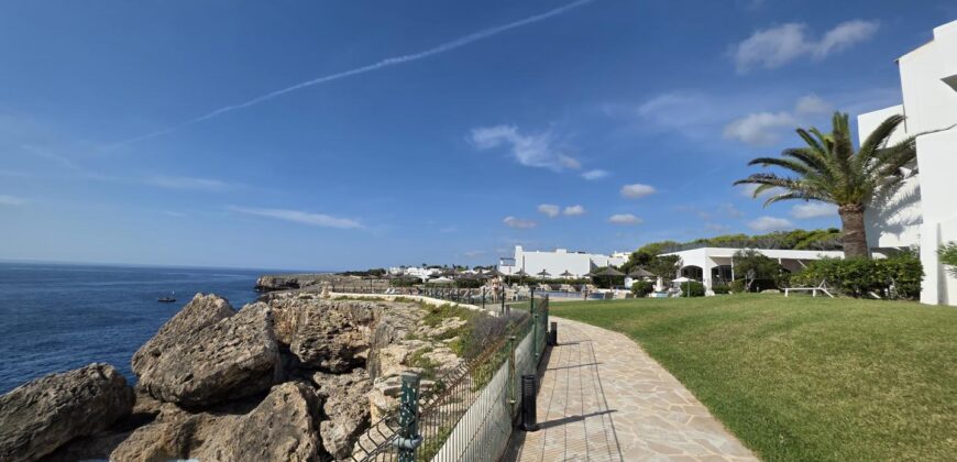 FULLY REFURBISHED SEA VIEW APARTMENT 287.500€