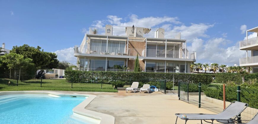 PENTHOUSE APARTMENT WITH DISTANCED SEA VIEWS 399.900€