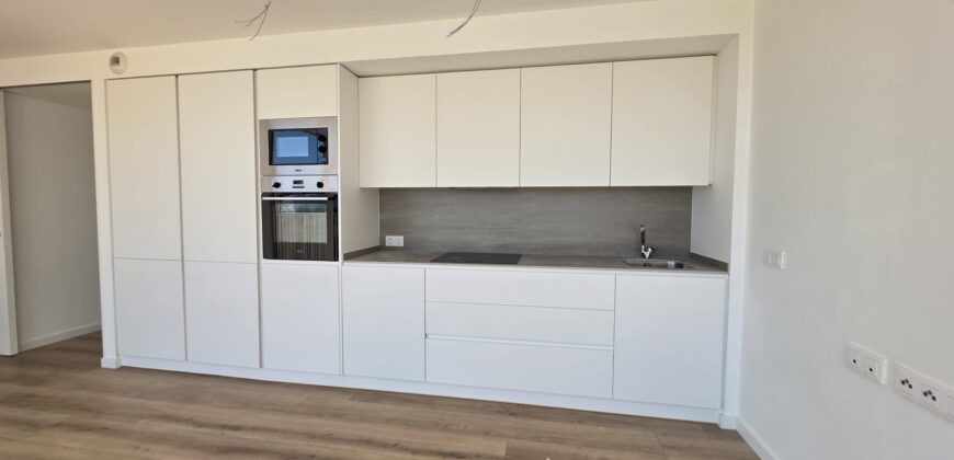 PENTHOUSE APARTMENT WITH DISTANCED SEA VIEWS 399.900€
