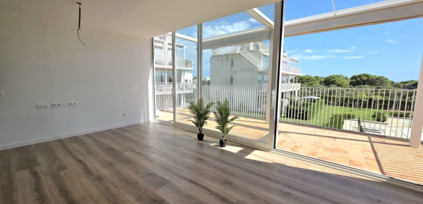 PENTHOUSE APARTMENT WITH DISTANCED SEA VIEWS 399.900€