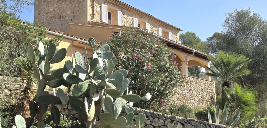 CHARMING COUNTRY HOUSE IN THE HILLS OF SON PROHENS CHARMING COUNTRY HOUSE IN THE HILLS OF SON PROHENS