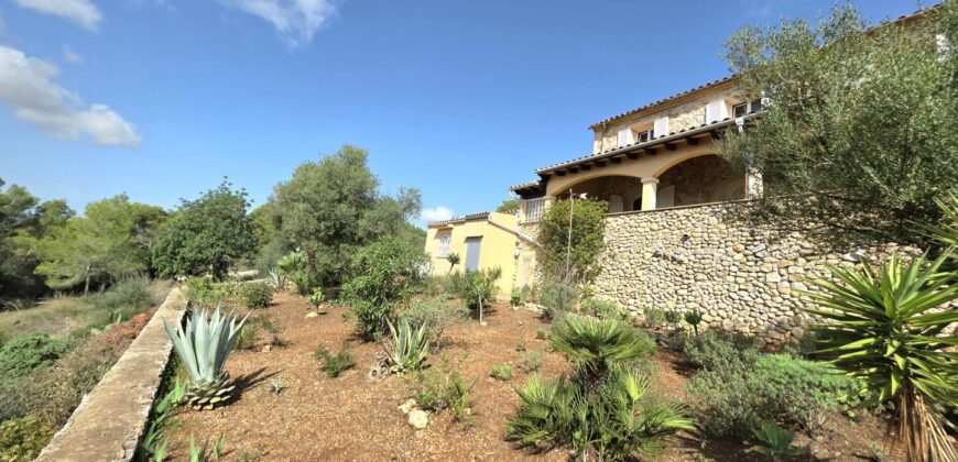 CHARMING COUNTRY HOUSE IN THE HILLS OF SON PROHENS CHARMING COUNTRY HOUSE IN THE HILLS OF SON PROHENS