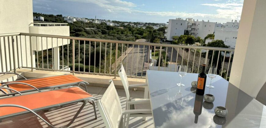 PENTHAUS APARTMENT IN DER NÄHE DES YACHTHAFENS 499.500€