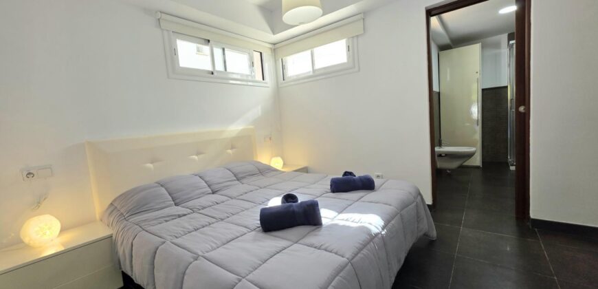 TERRACED VILLA WITH TOURIST RENTAL LICENSE AND MARINA VIEWS