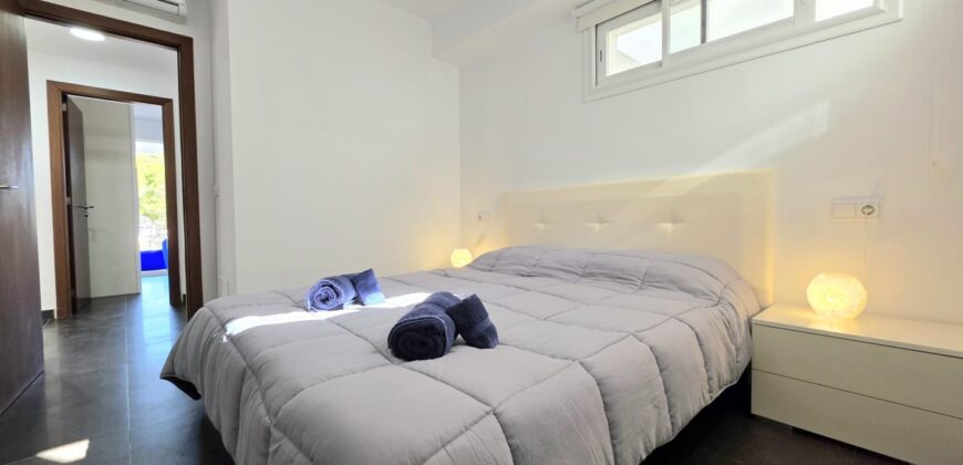 TERRACED VILLA WITH TOURIST RENTAL LICENSE AND MARINA VIEWS