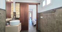 TERRACED VILLA WITH TOURIST RENTAL LICENSE AND MARINA VIEWS