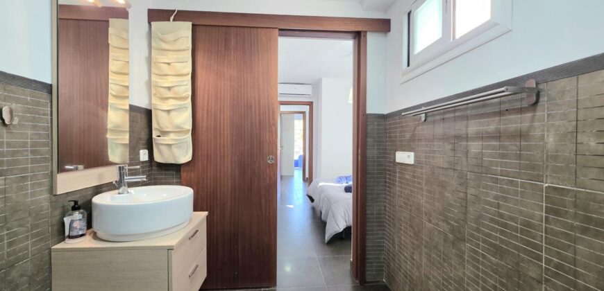 TERRACED VILLA WITH TOURIST RENTAL LICENSE AND MARINA VIEWS