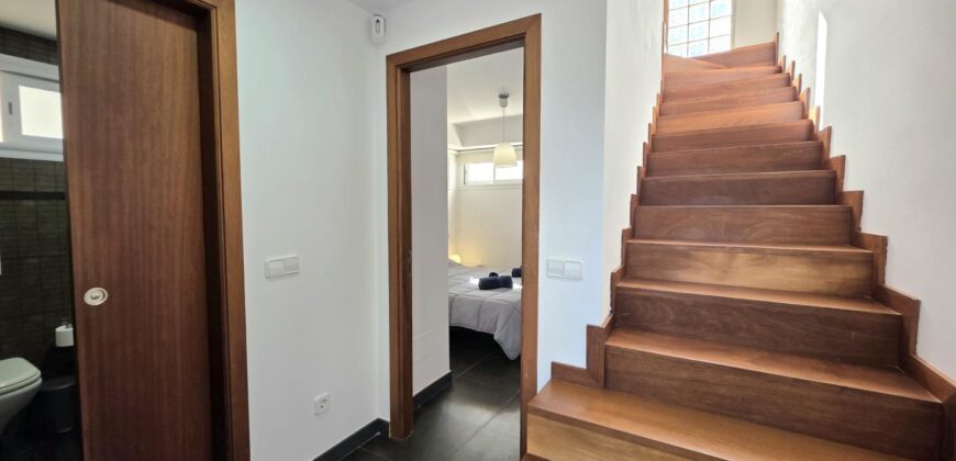 TERRACED VILLA WITH TOURIST RENTAL LICENSE AND MARINA VIEWS