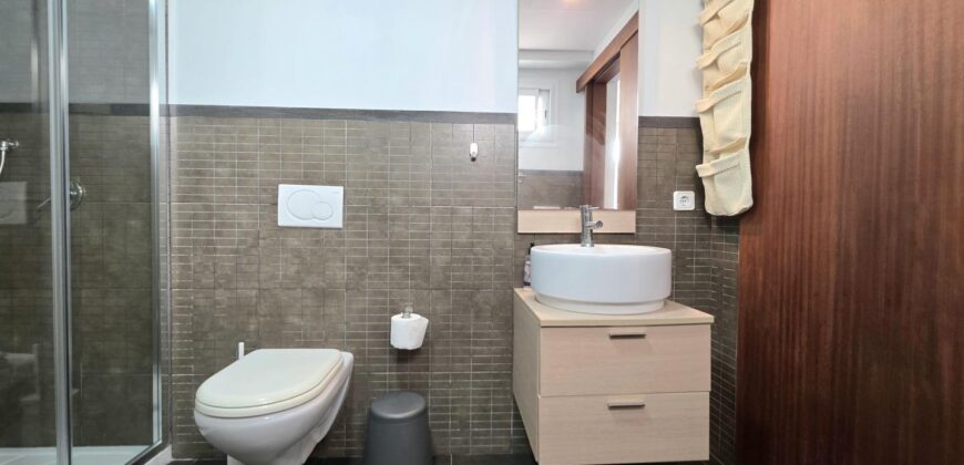 TERRACED VILLA WITH TOURIST RENTAL LICENSE AND MARINA VIEWS